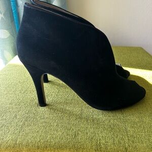 Adrienne Vittadini Black Suede Open Toe Women's Booties 7M
